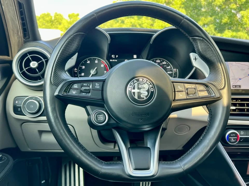 2021 Alfa Romeo Giulia - Image 10 of 20