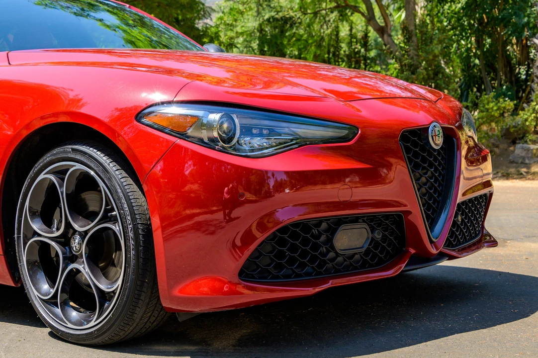 2021 Alfa Romeo Giulia - Image 19 of 31