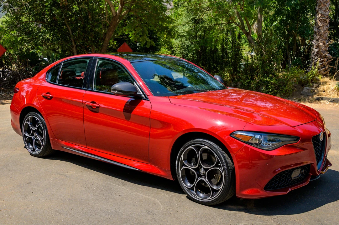 2021 Alfa Romeo Giulia - Image 18 of 31