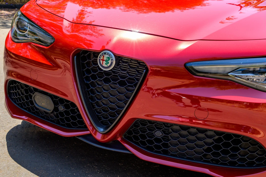 2021 Alfa Romeo Giulia - Image 21 of 31