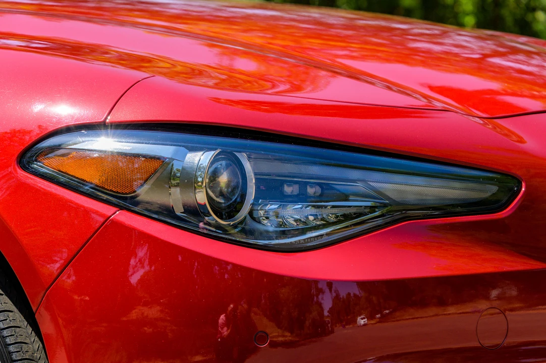 2021 Alfa Romeo Giulia - Image 20 of 31