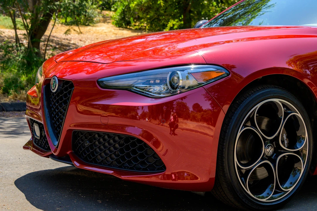 2021 Alfa Romeo Giulia - Image 23 of 31
