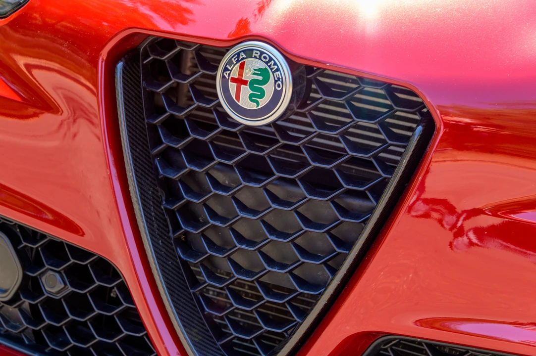 2021 Alfa Romeo Giulia - Image 22 of 31