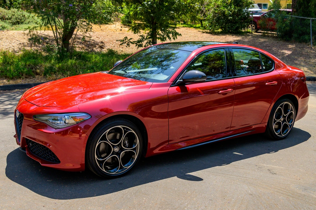 2021 Alfa Romeo Giulia - Image 9 of 31