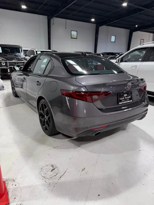 2021 Alfa Romeo Giulia - Image 5 of 18