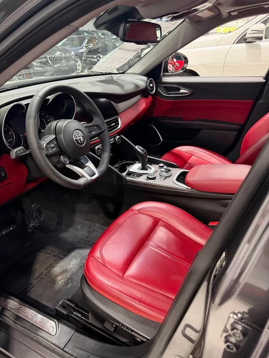 2021 Alfa Romeo Giulia - Image 7 of 18