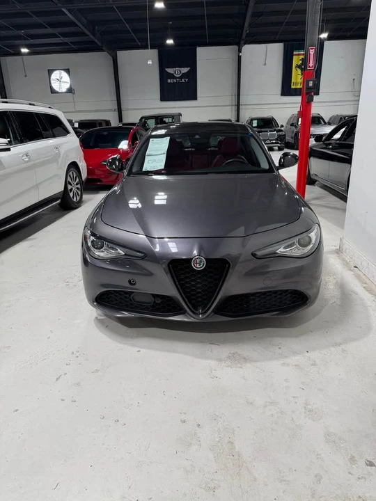 2021 Alfa Romeo Giulia - Image 2 of 18
