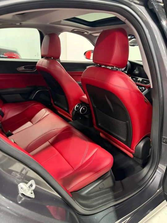 2021 Alfa Romeo Giulia - Image 17 of 18