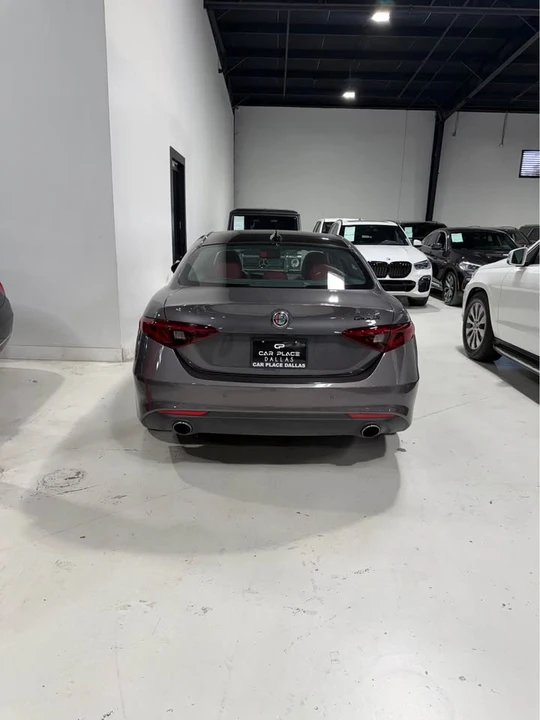 2021 Alfa Romeo Giulia - Image 4 of 18