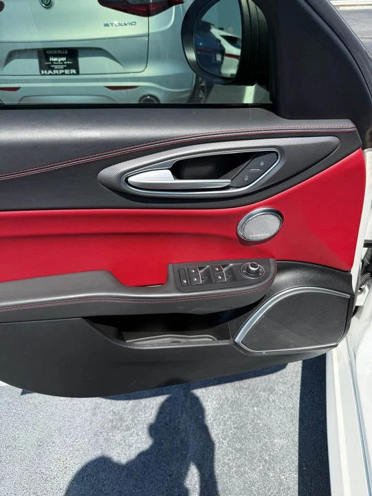 2021 Alfa Romeo Giulia - Image 5 of 9