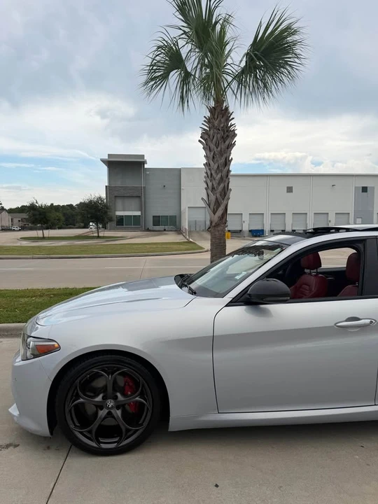 2021 Alfa Romeo Giulia - Image 2 of 8