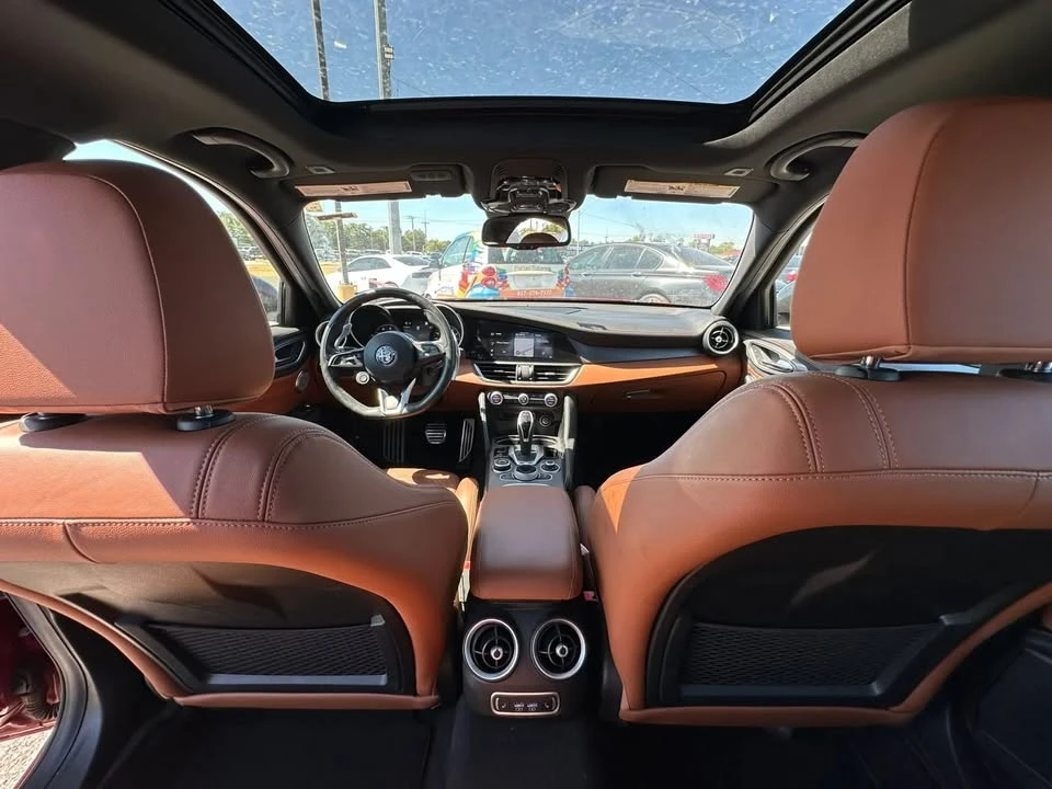 2021 Alfa Romeo Giulia - Image 15 of 20