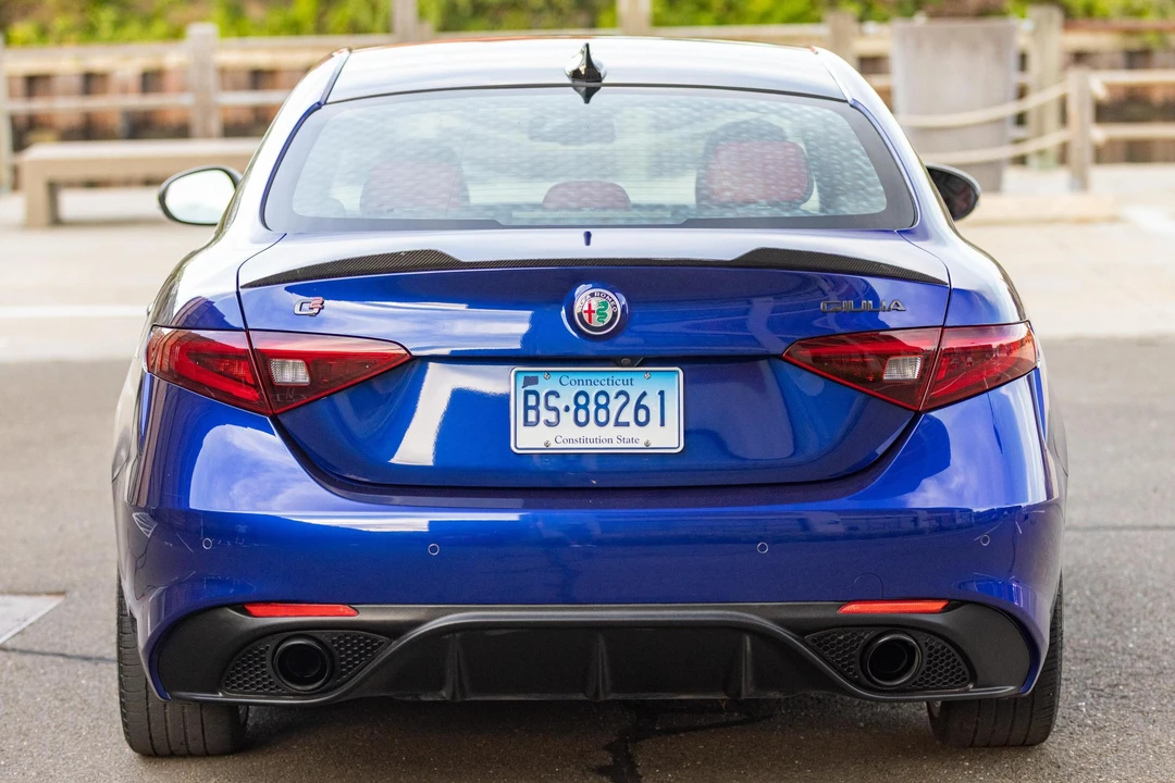 2021 Alfa Romeo Giulia - Image 5 of 31