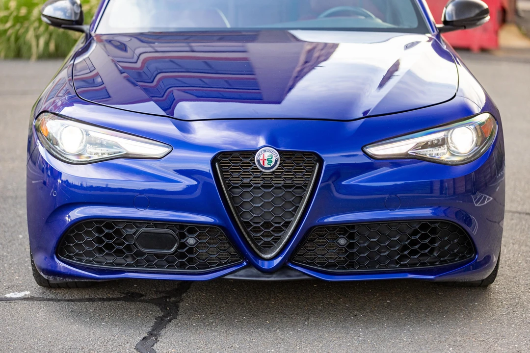 2021 Alfa Romeo Giulia - Image 17 of 31