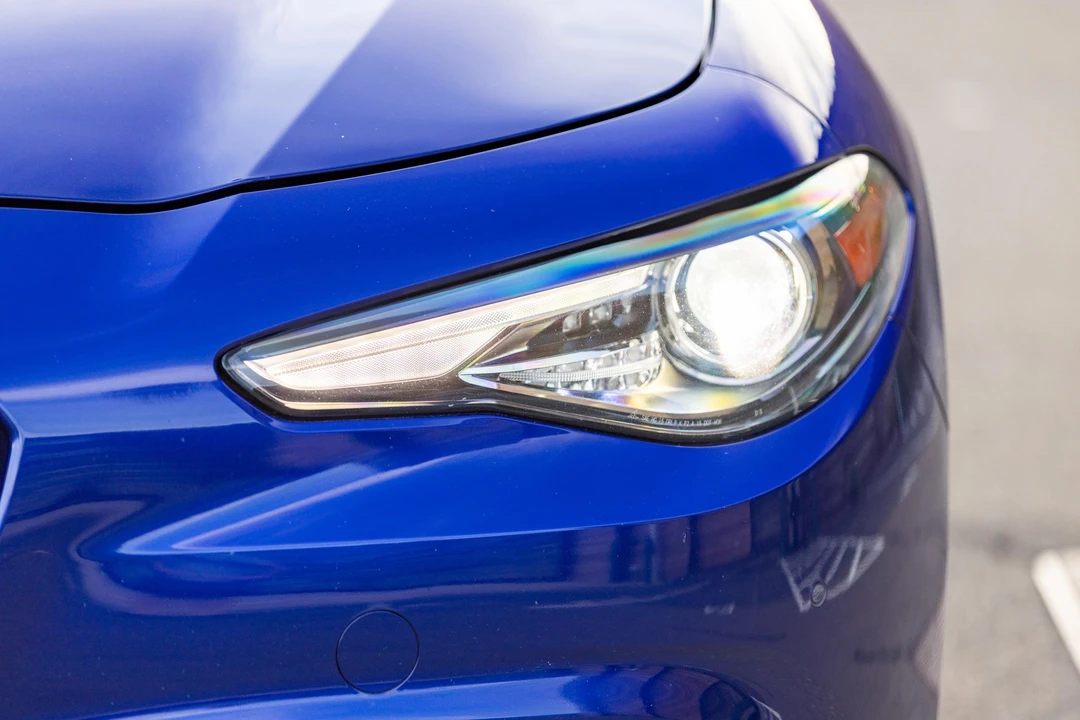 2021 Alfa Romeo Giulia - Image 19 of 31