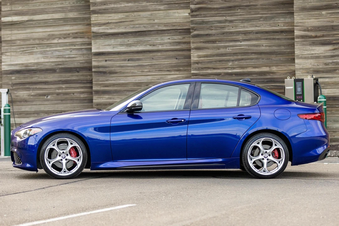2021 Alfa Romeo Giulia - Image 3 of 31