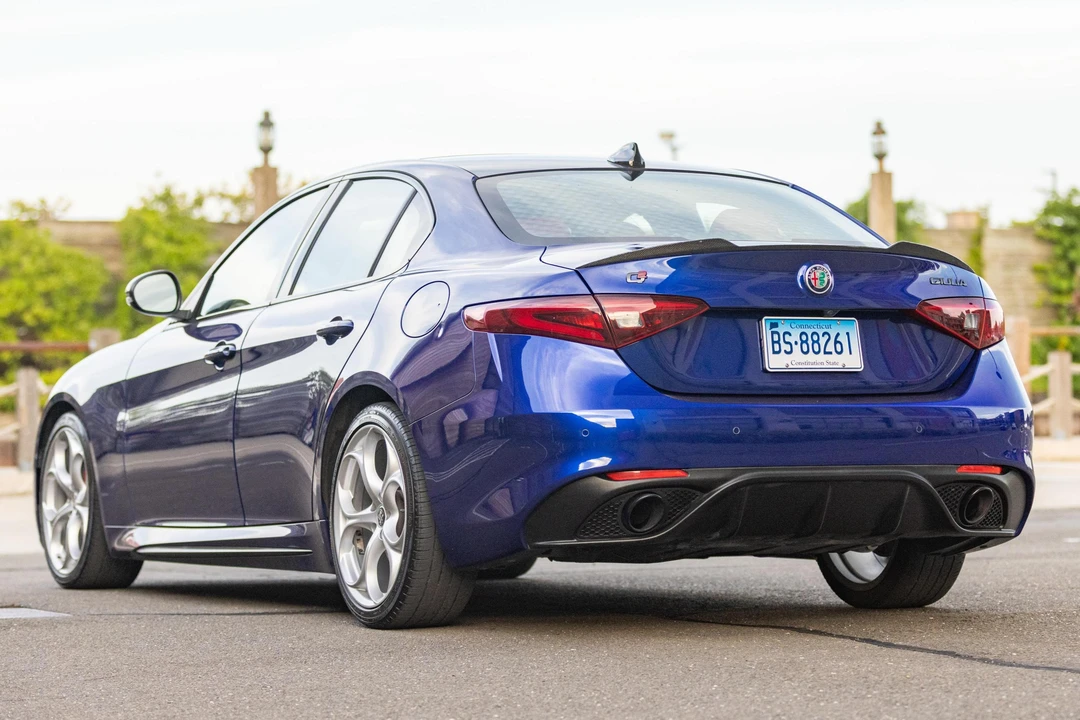 2021 Alfa Romeo Giulia - Image 4 of 31