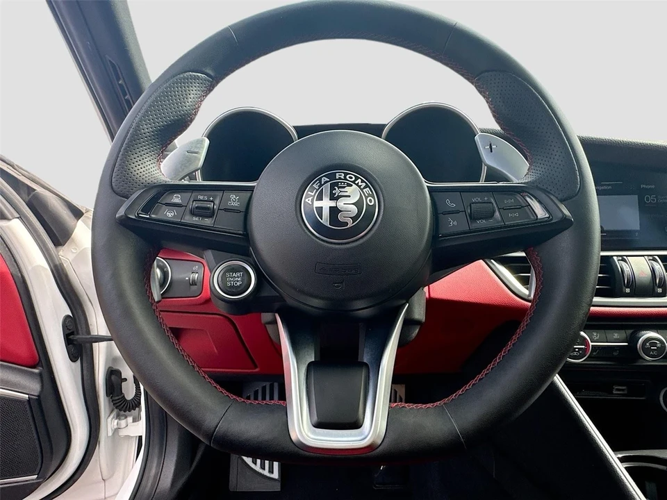 2021 Alfa Romeo Giulia - Image 11 of 21