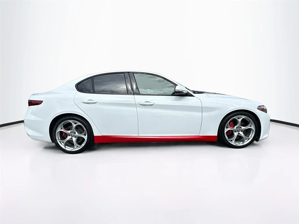 2021 Alfa Romeo Giulia - Image 8 of 21