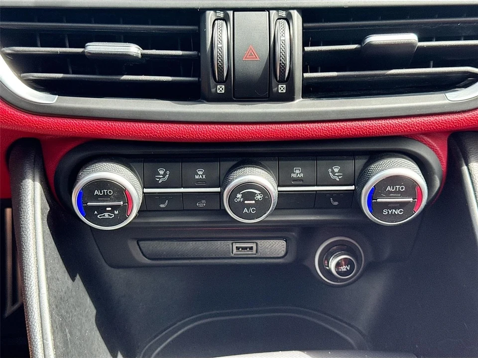 2021 Alfa Romeo Giulia - Image 16 of 21