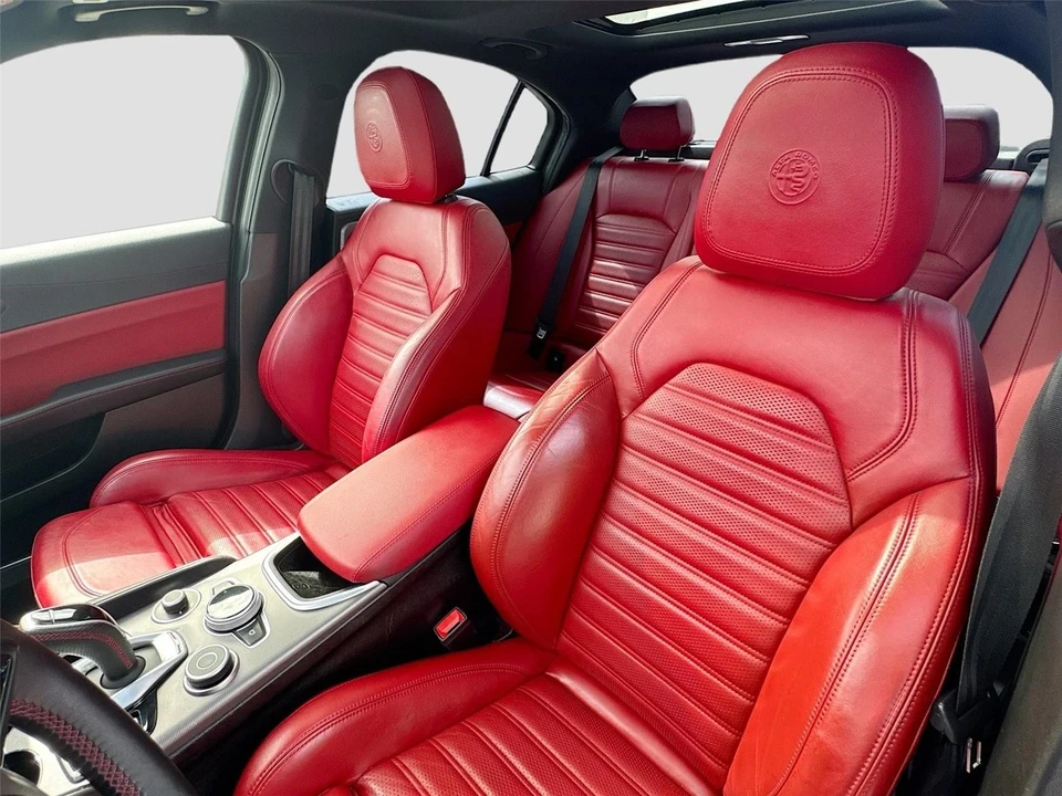 2021 Alfa Romeo Giulia - Image 21 of 21