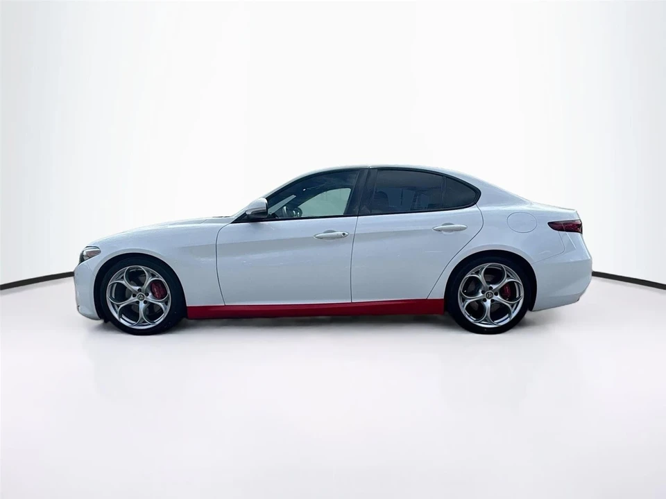 2021 Alfa Romeo Giulia - Image 4 of 21