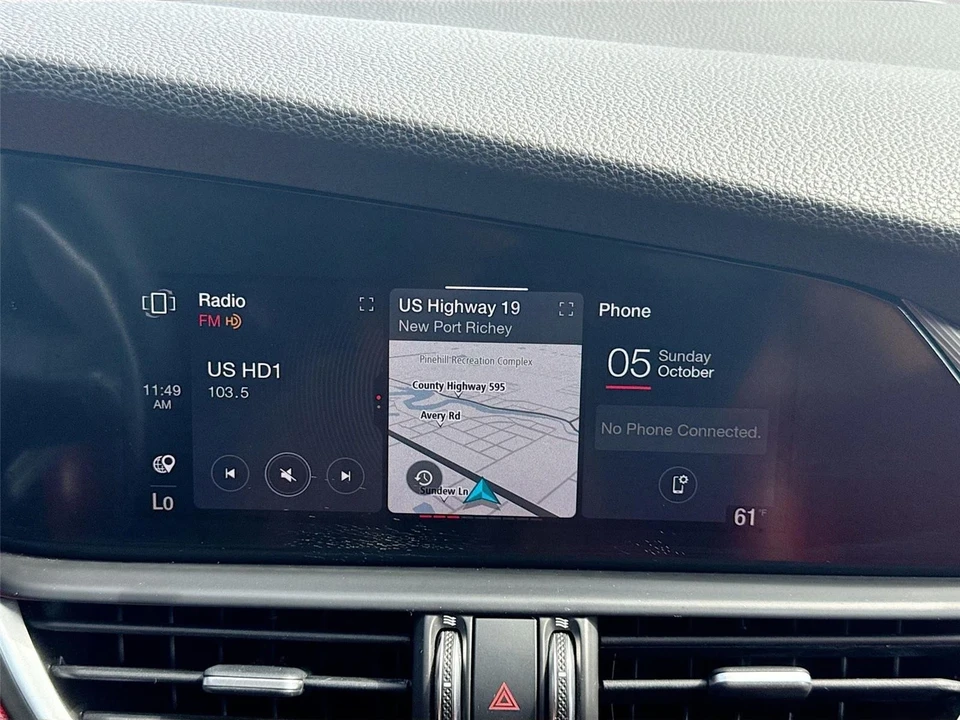 2021 Alfa Romeo Giulia - Image 15 of 21