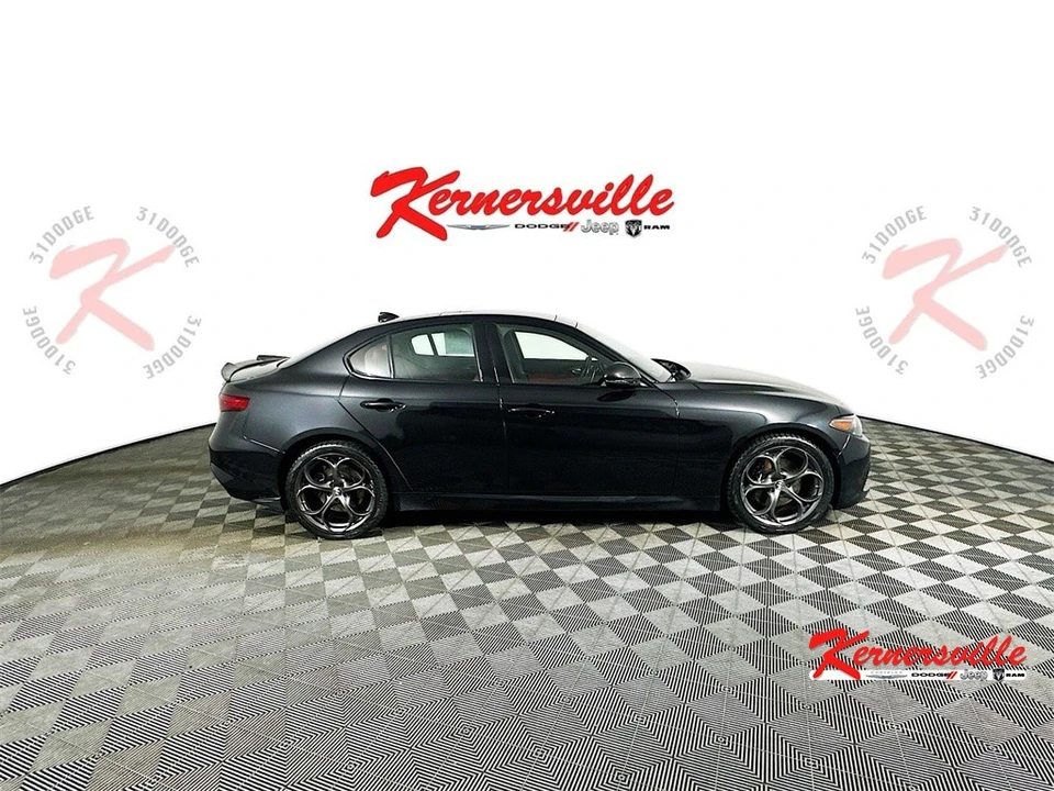 2021 Alfa Romeo Giulia - Image 8 of 21