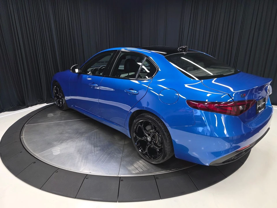 2021 Alfa Romeo Giulia - Image 10 of 31
