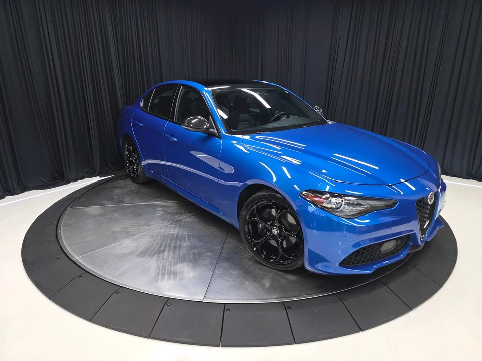 2021 Alfa Romeo Giulia - Image 15 of 31