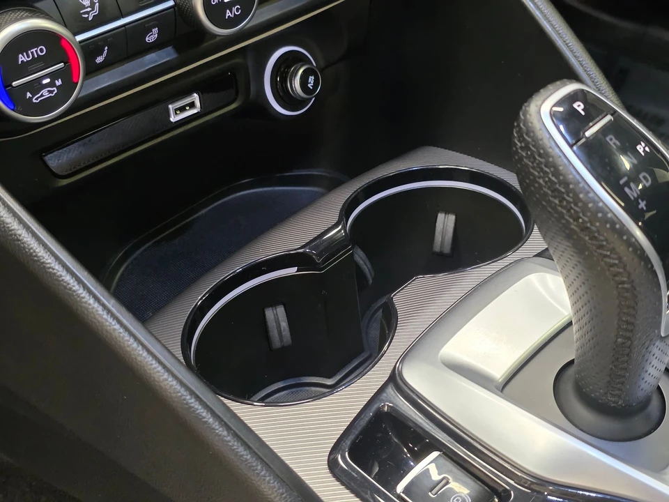 2021 Alfa Romeo Giulia - Image 27 of 31