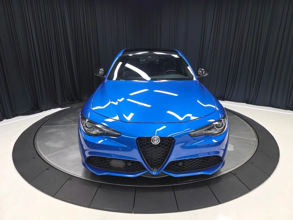 2021 Alfa Romeo Giulia - Image 7 of 31