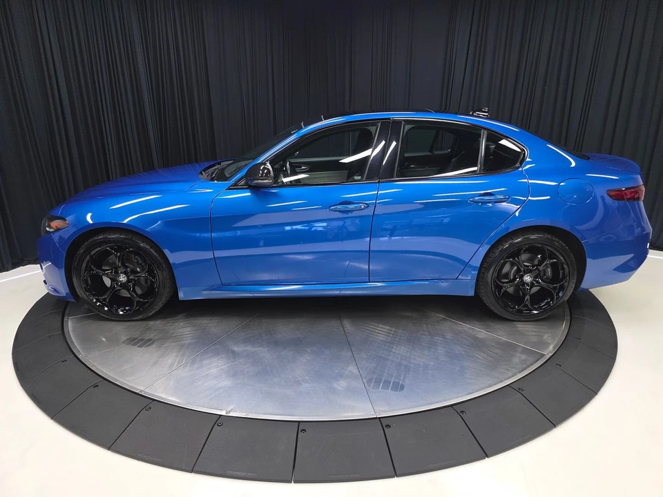 2021 Alfa Romeo Giulia - Image 9 of 31