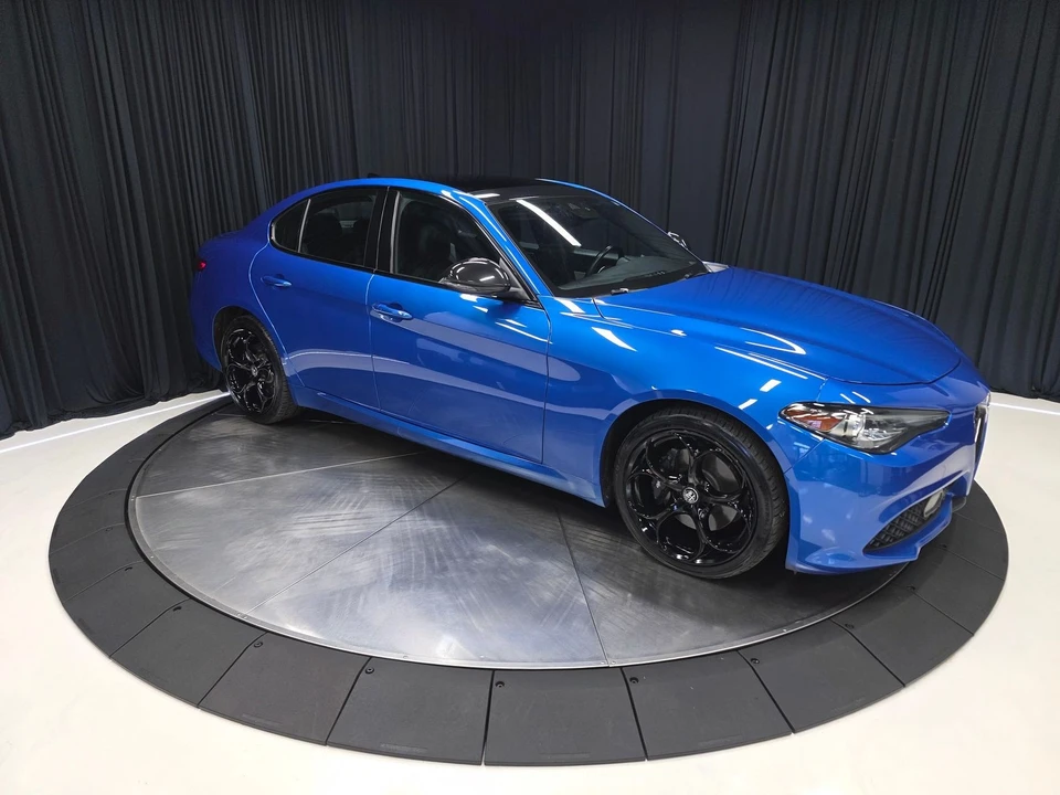 2021 Alfa Romeo Giulia - Image 14 of 31