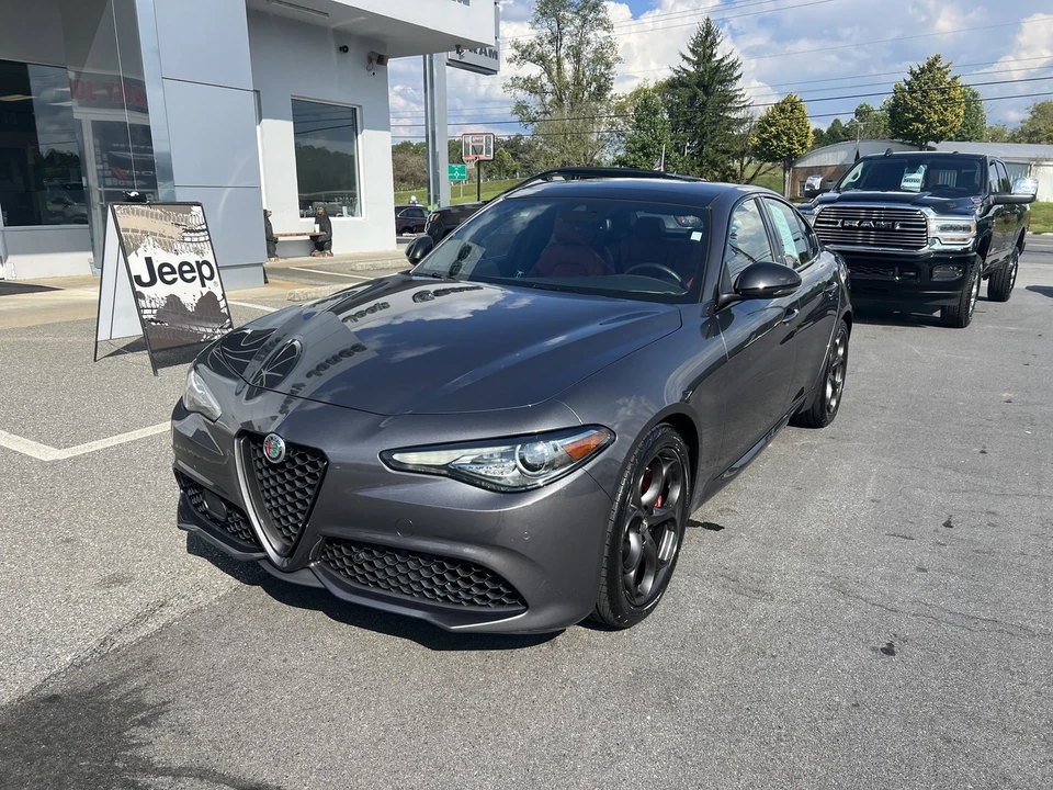 2021 Alfa Romeo Giulia - Image 6 of 12