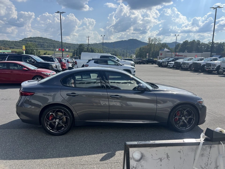 2021 Alfa Romeo Giulia - Image 4 of 12