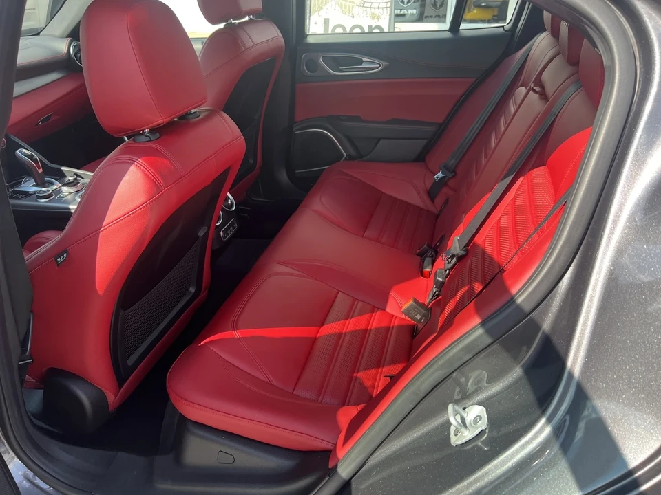 2021 Alfa Romeo Giulia - Image 11 of 12