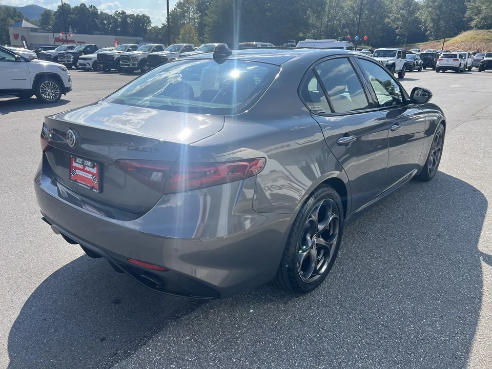 2021 Alfa Romeo Giulia - Image 3 of 12