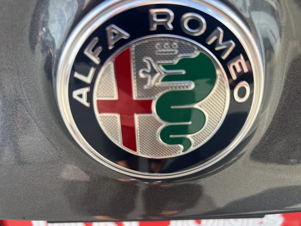 2021 Alfa Romeo Giulia - Image 9 of 12