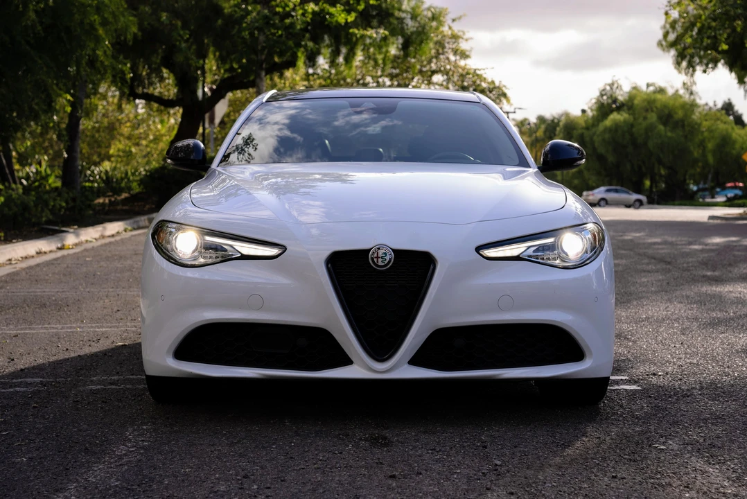 2021 Alfa Romeo Giulia - Image 6 of 31