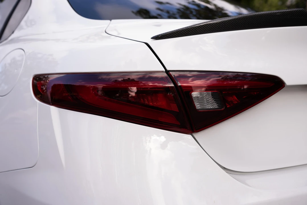 2021 Alfa Romeo Giulia - Image 16 of 31