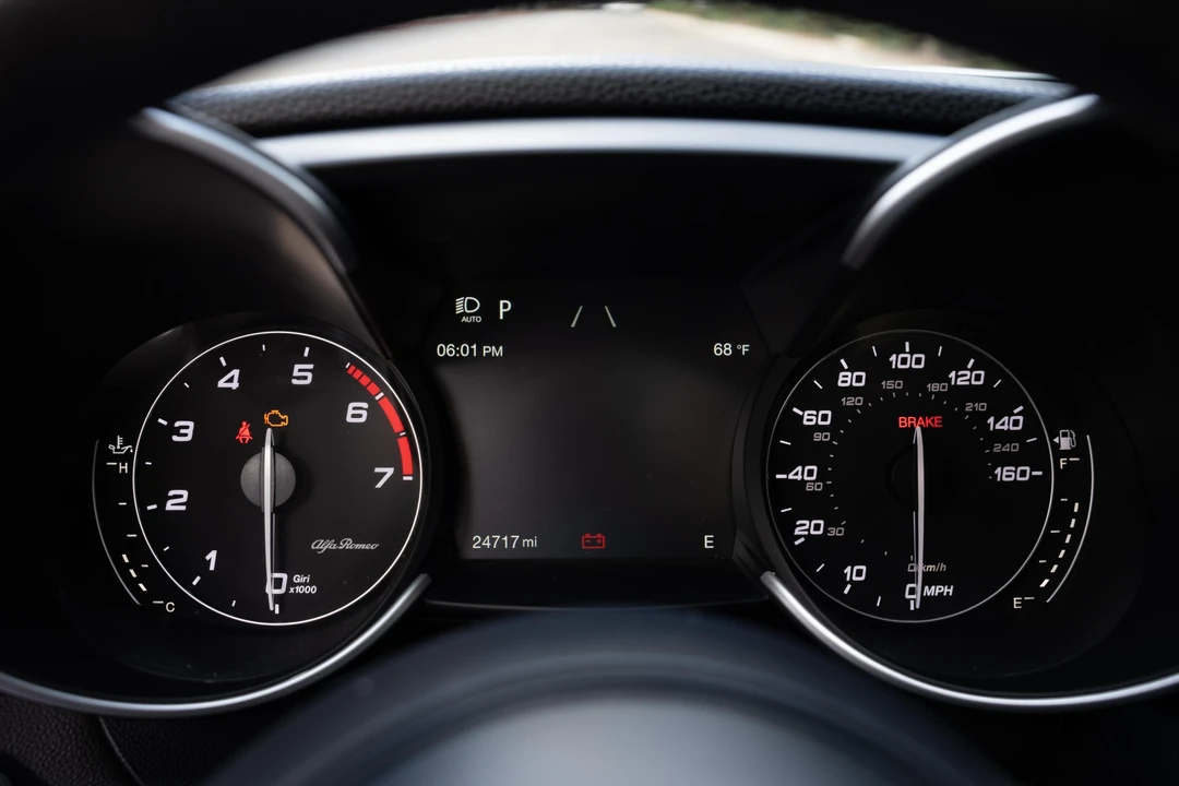 2021 Alfa Romeo Giulia - Image 29 of 31