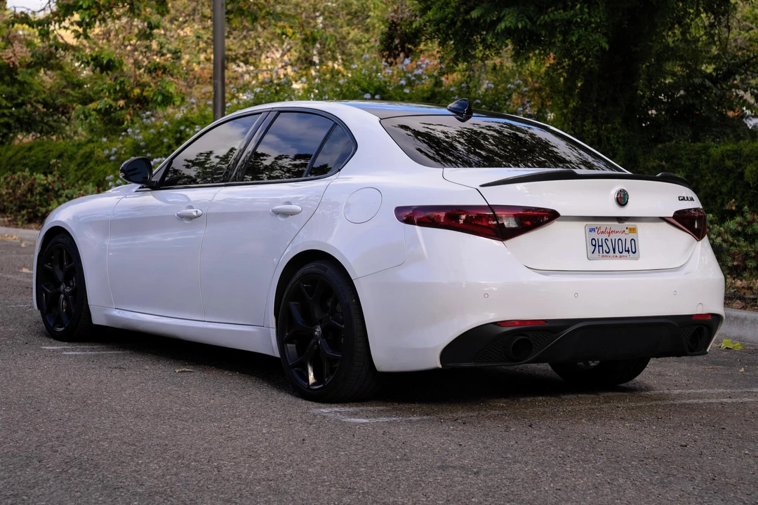 2021 Alfa Romeo Giulia - Image 4 of 31