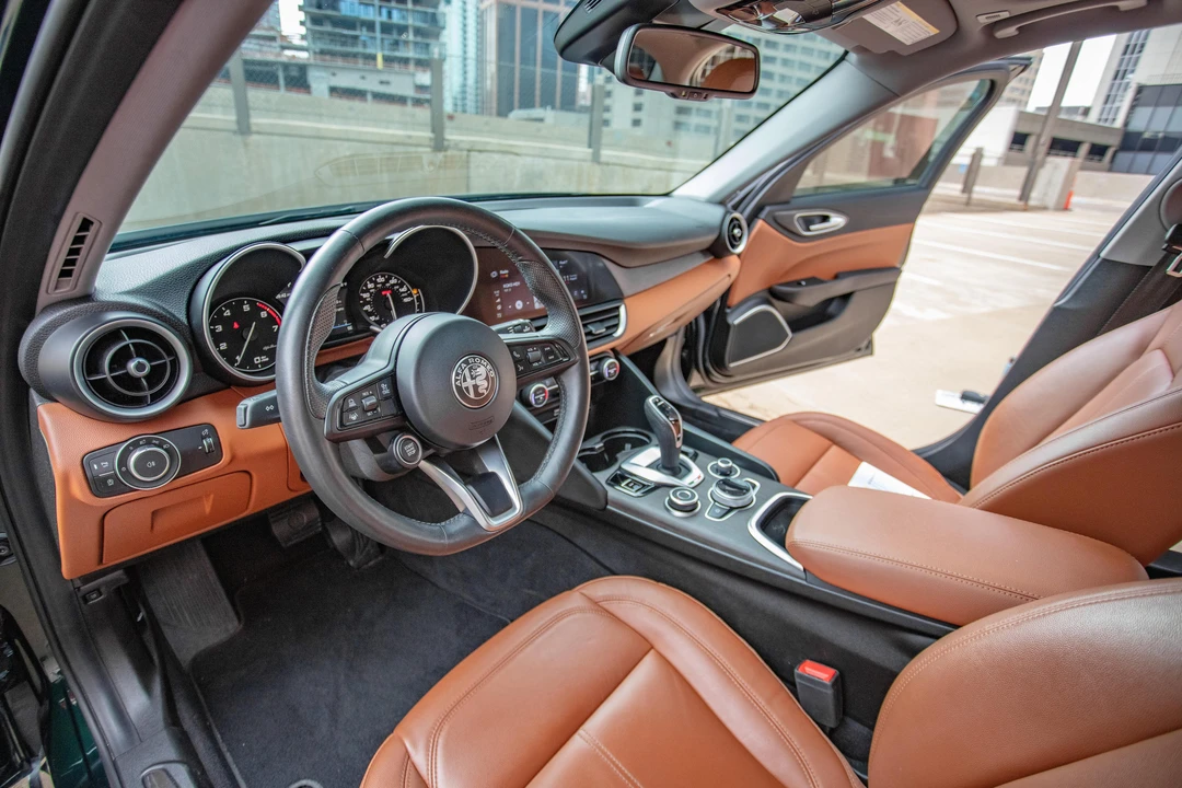 2021 Alfa Romeo Giulia - Image 20 of 31