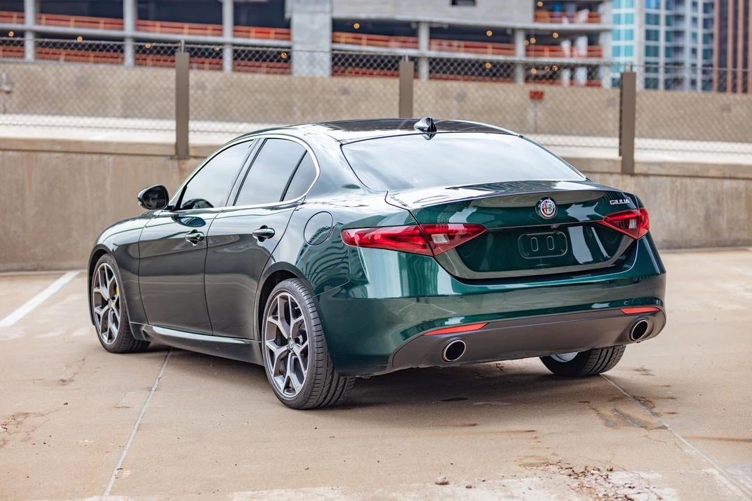 2021 Alfa Romeo Giulia - Image 7 of 31