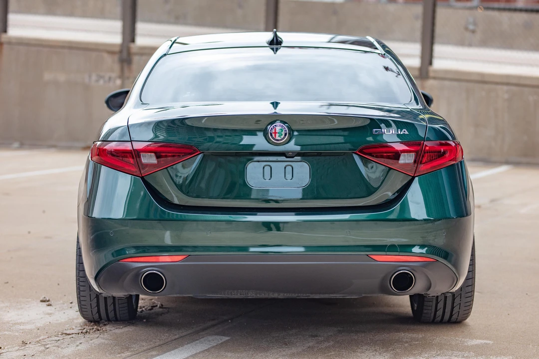 2021 Alfa Romeo Giulia - Image 5 of 31