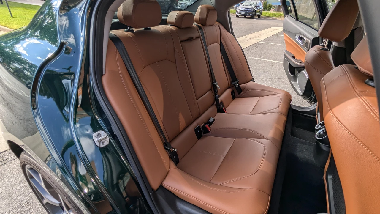 2021 Alfa Romeo Giulia - Image 31 of 31