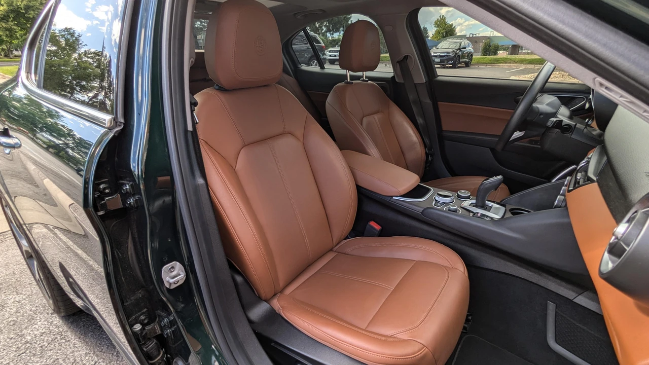 2021 Alfa Romeo Giulia - Image 26 of 31