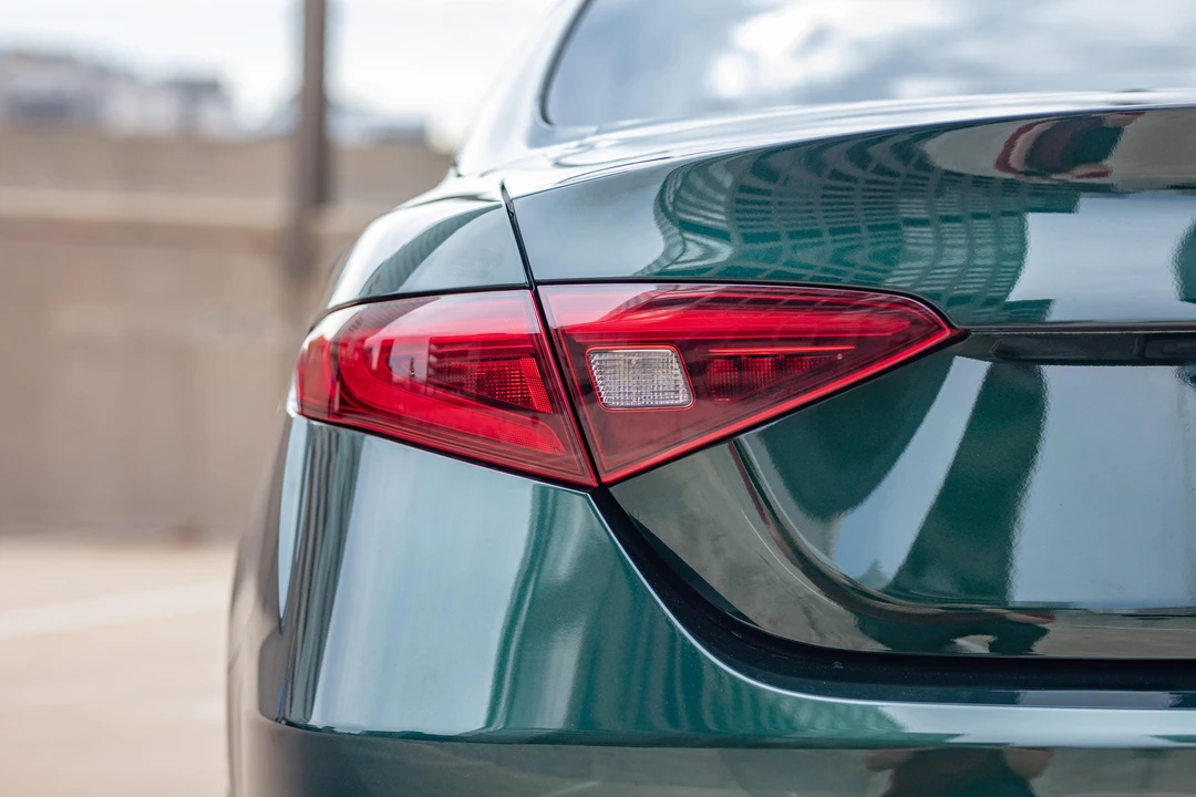 2021 Alfa Romeo Giulia - Image 13 of 31