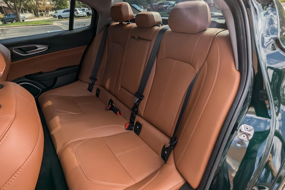 2021 Alfa Romeo Giulia - Image 22 of 31
